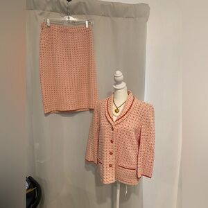 Chic Pink Tweed Skirt Suit vintage St John
